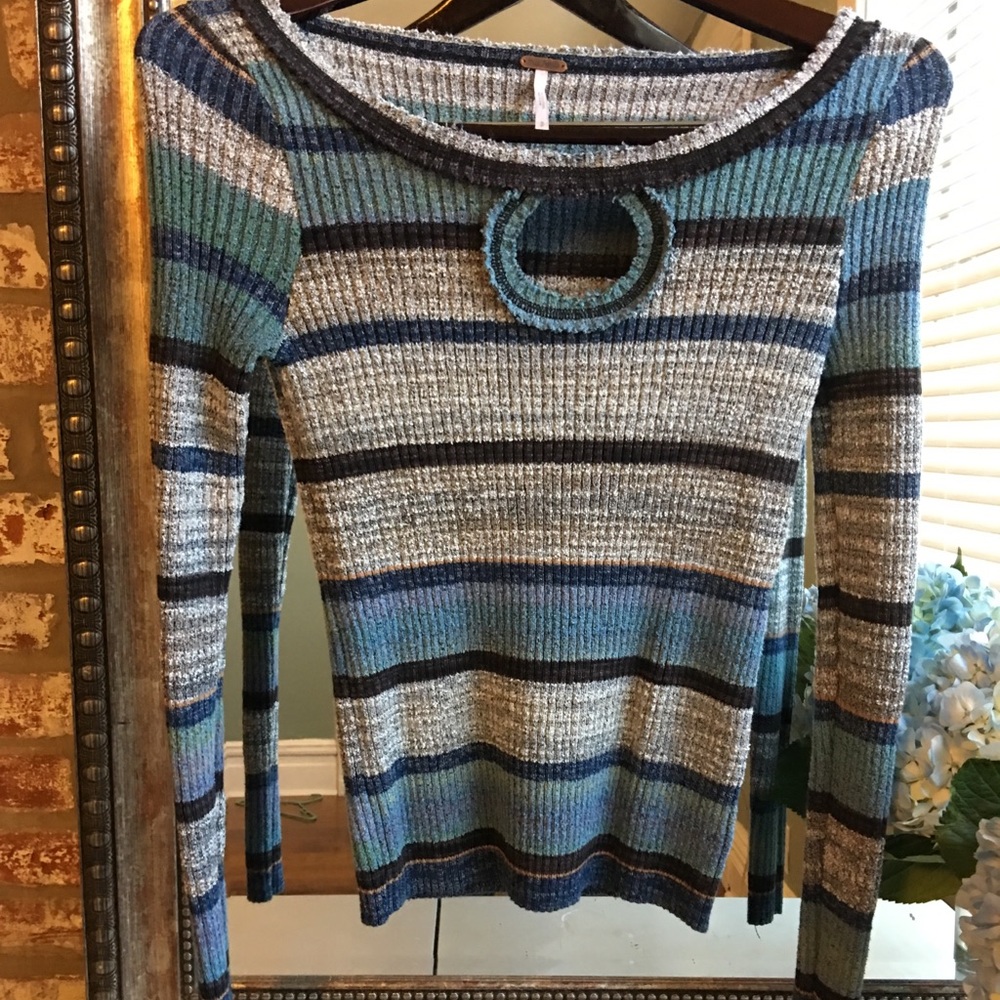 Free people sweater.Size small